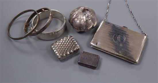 A Georgian silver vinaigrette, a novelty silver model of a garlic bulb(filled), a silver card case etc.